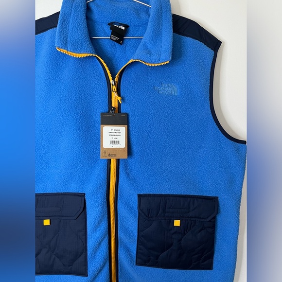 The North Face Royal Arch Fleece Vest in Supersonic Blue/ Summit Navy - Picture 5 of 6